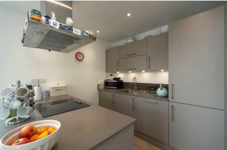 Room With Private Bathroom In A Modern Two Bedroom Two Bathroom Flat Londra Dış mekan fotoğraf